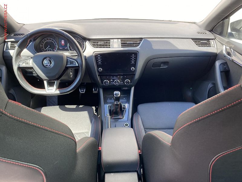 Škoda Octavia (2017) 2.0 TDi, RS, LED, navi - fotka 8 z 17