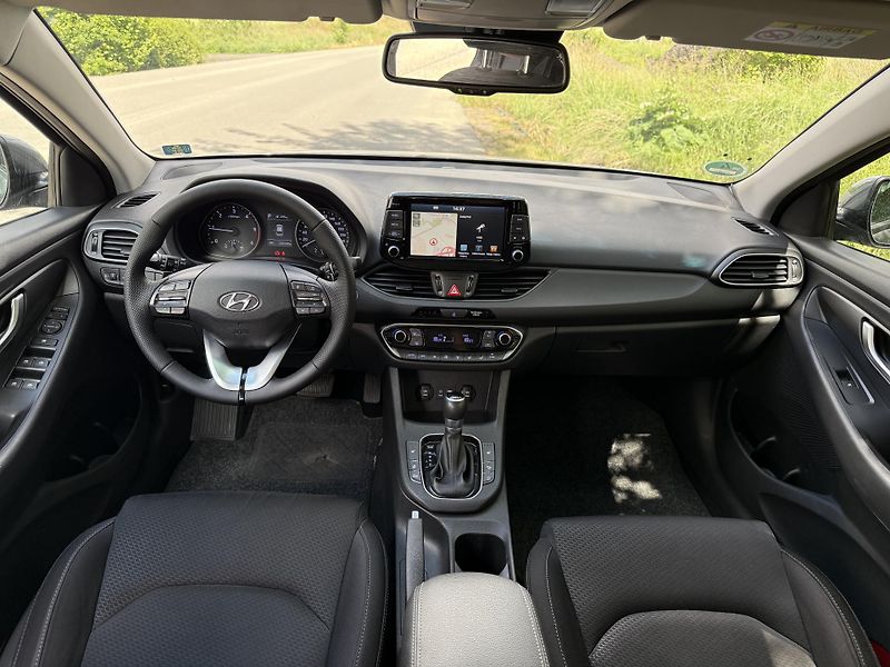 Hyundai i30 (2018) 1.6 CRDi Automat - fotka 7 z 13