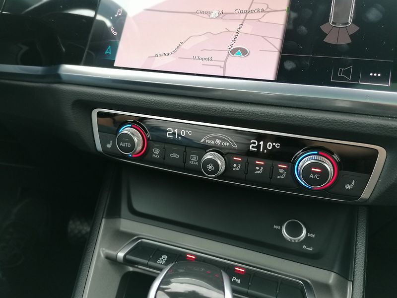 Audi Q3 (2021) 2.0 35 TDi S-Tronic,Kůže,Pano - fotka 13 z 39
