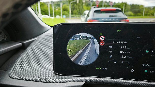 Kdy vyleze Samara? Pomocné 'zrcátko' na displeji nám stále evokovalo horor Kruh., zdroj: Deník/Petr Vaňous