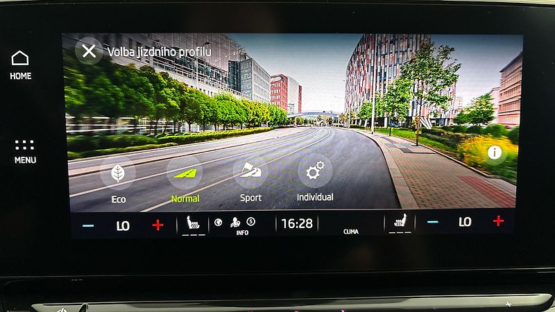 Škoda Octavia 2.0 TSI RS - fotka 26 z 27