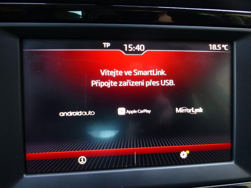 Škoda Karoq (2019) 1,6TDI-85KW*ALU*PARK.*VYHŘ.SED - fotka 11 z 24