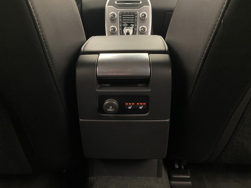 Volvo V70 D4 AWD MOMENTUM REZERVACE - fotka 29 z 46