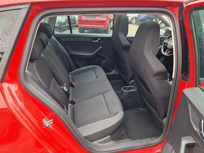 Škoda Rapid 1,6TDI 85KW STYLE PLUS  - fotka 10 z 18
