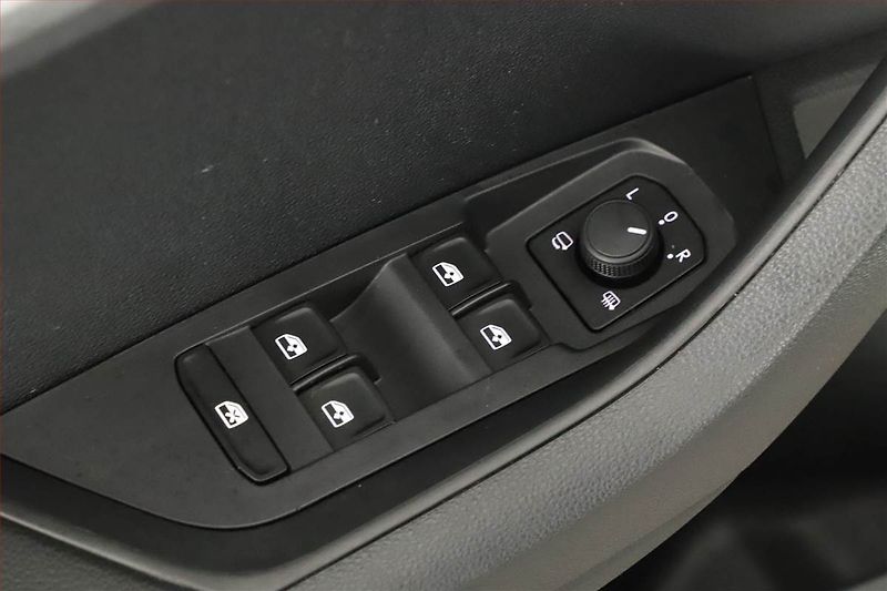 Škoda Karoq (2024) 2.0 TDI, Drive, FullLed - fotka 16 z 16
