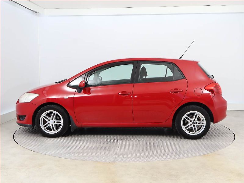 Toyota Auris (2008) 1.6 Dual VVT-i - fotka 3 z 12