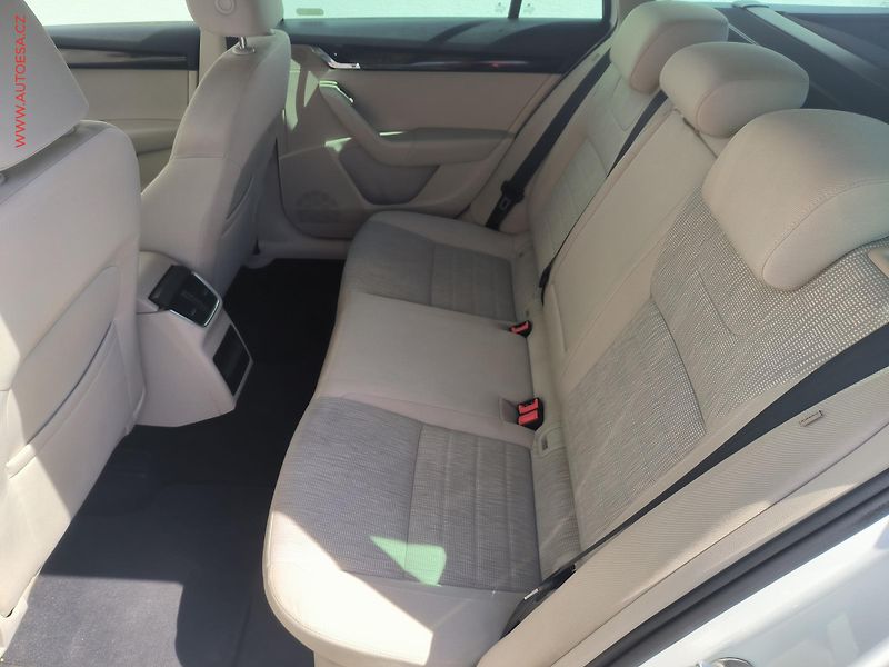 Škoda Octavia (2015) 2.0 TDi 4x4, ČR, Style, DSG - fotka 10 z 23