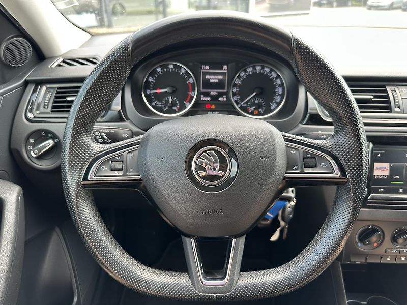Škoda Rapid 1.2 TSI Ambition  - fotka 8 z 25