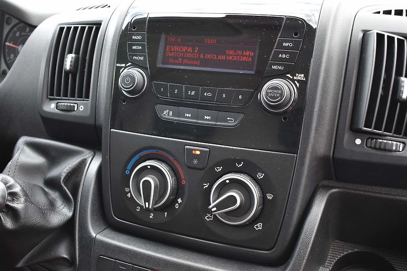 Citroën Jumper 2.2 BHDi 103kW L2H2*DPH*ČR 1.M - fotka 17 z 22