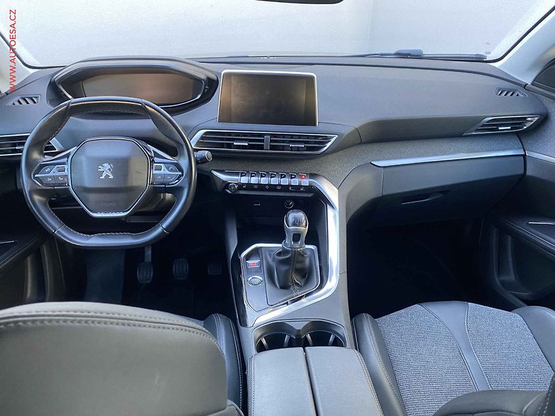 Peugeot 5008 (2020) 1.5 HDi, Allure - fotka 8 z 16