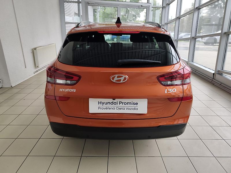 Hyundai i30 (2024) 1.0 T-GDi 74kW DCT Family - fotka 3 z 21