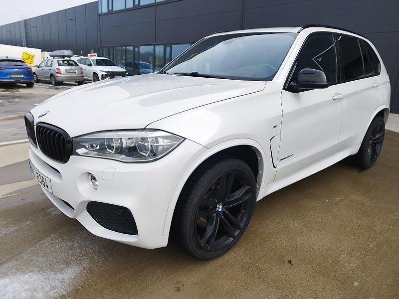BMW X5 (2015) 4.0D,M-PACKETvolat 608 081 843 - fotka 7 z 16