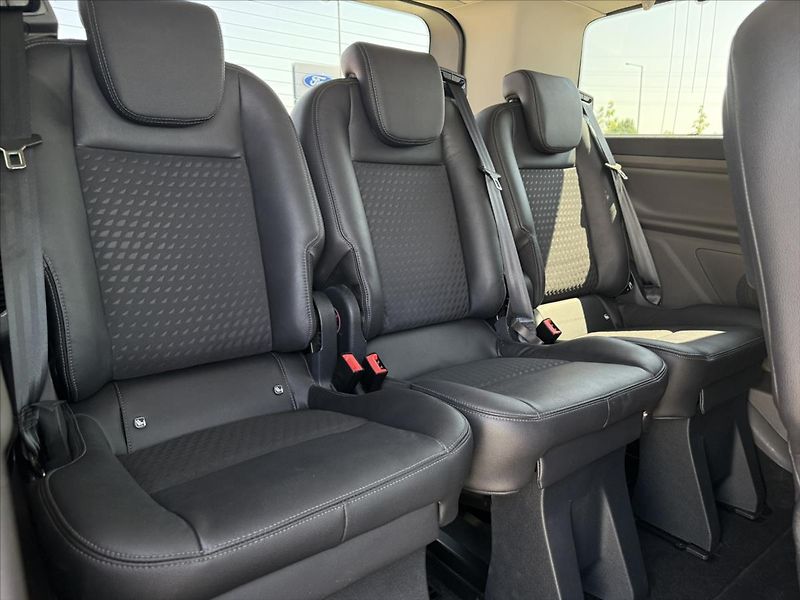 Ford Tourneo Custom 2,0 136kW Sport L1 Webasto - fotka 15 z 29