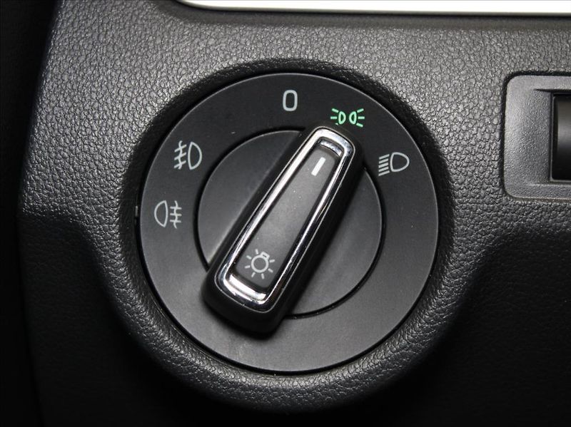 Škoda Rapid 1,2 TSi 66kW 2.maj.ČR 57tkm! - fotka 16 z 22