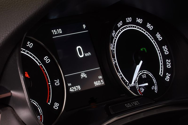 Škoda Kamiq 1.0TSI DSG Style,DPH,ČR,TAŽNÉ - fotka 14 z 29