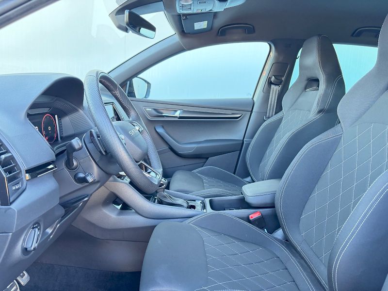 Škoda Karoq (2025) DSG 1.5 TSI / 110kW / SPORTLIN - fotka 6 z 35