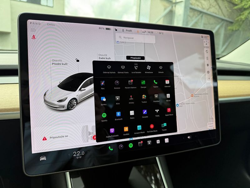 Tesla Model 3 SR Plus REZERVACE - fotka 28 z 39