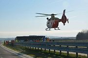 Cvičení, které mělo prověřit všechny složky Integrovaného záchranného systému při hromadné nehodě, se konalo ve středu dopoledne na nově postavené D1 u Přerova.