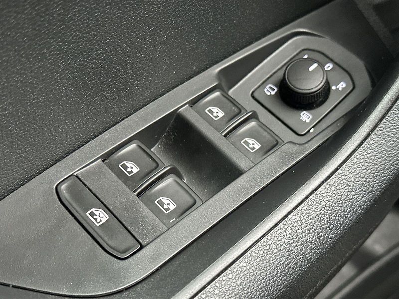 Škoda Karoq (2025) 2.0 TDI 4x4 DSG Sportline - fotka 17 z 33