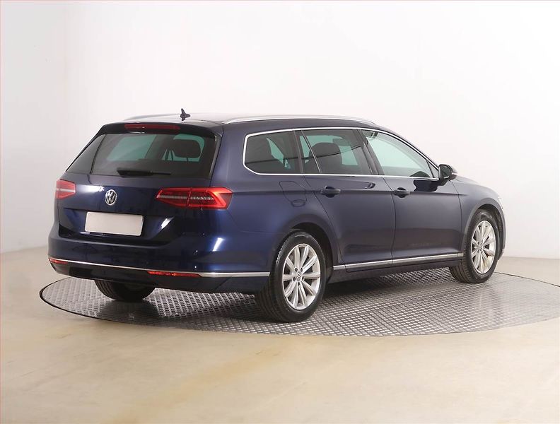 Volkswagen Passat (2019) 2.0 TDI, Kůže, Navi, Tempomat - fotka 5 z 19
