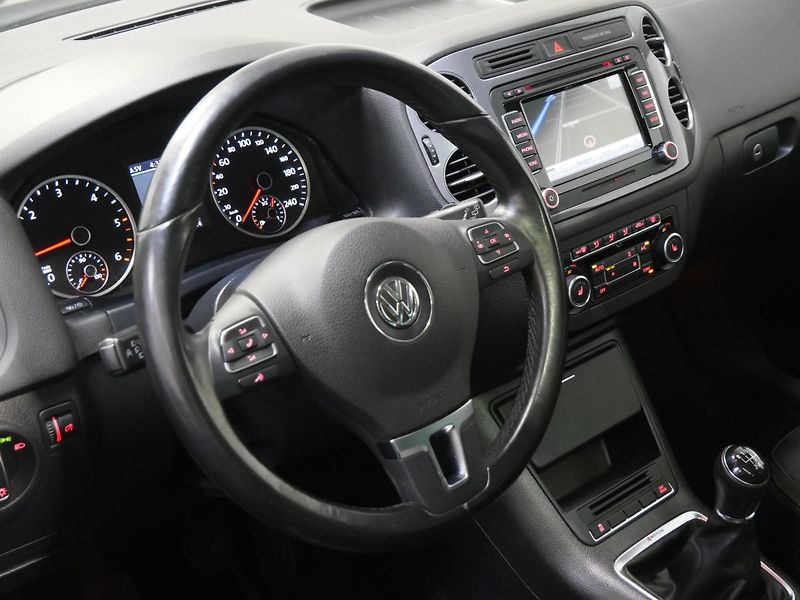 Volkswagen Tiguan - fotka 14 z 25