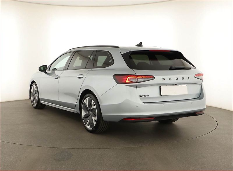 Škoda Superb (2025) 2.0 TDI, SPORTLINE, DPH - fotka 4 z 28