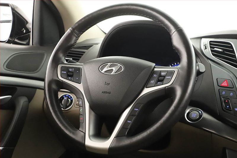 Hyundai i40 (2013) 1.7 CRDi, Serv.kniha, Navi - fotka 15 z 17
