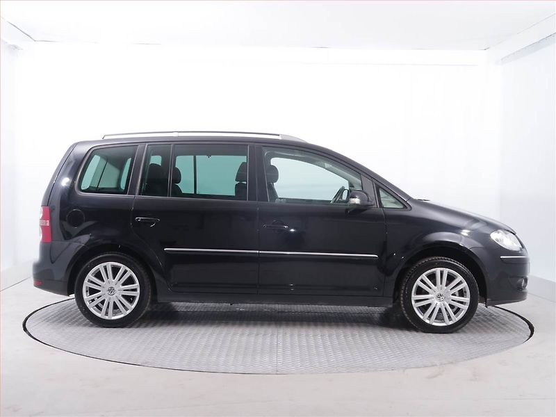 Volkswagen Touran (2007) Highline 1.4 TSI, Serv.kniha - fotka 6 z 15