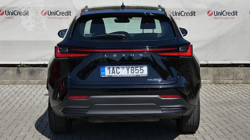Lexus NX 350h 2.5 E-CVT Comfort Top - fotka 4 z 24