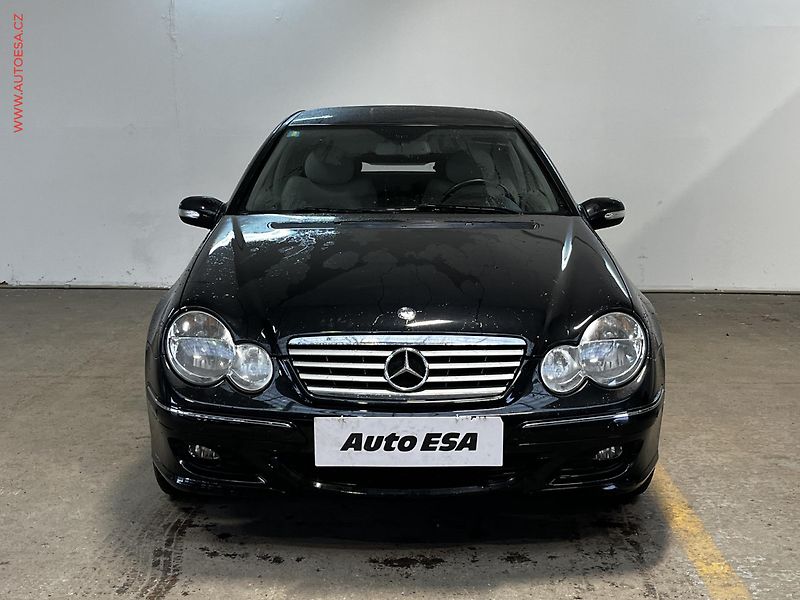 Mercedes-Benz Třídy C (2007) 2.5 V6 C230, Kůže, park. - fotka 2 z 16
