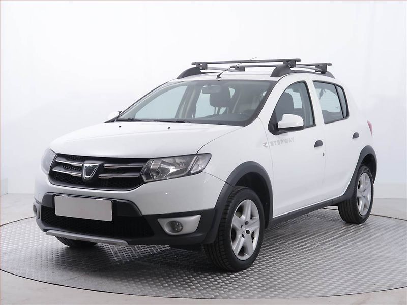 Dacia Sandero (2016) Stepway 0.9 TCe, ČR,1.maj - fotka 2 z 16