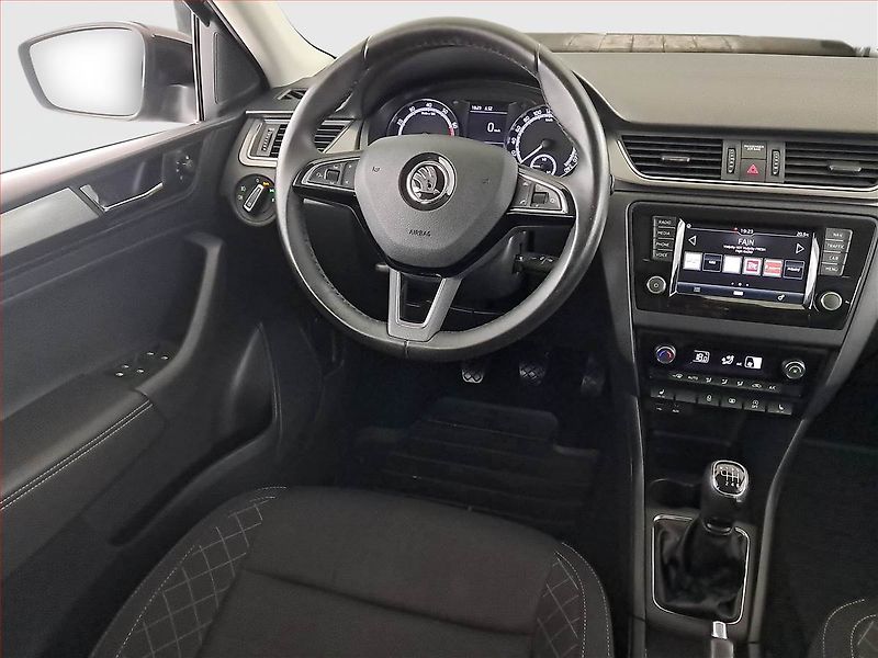 Škoda Rapid (2017) Spaceback 1.0 TSI, Navi - fotka 7 z 17