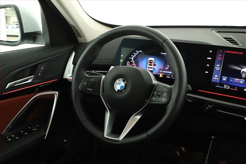 BMW X1 (2025) sDrive18i, Full LED, Navigace - fotka 16 z 18