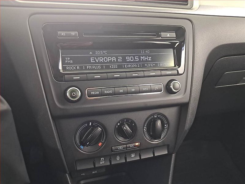 Škoda Rapid (2014) Spaceback 1.2 TSI - fotka 12 z 16
