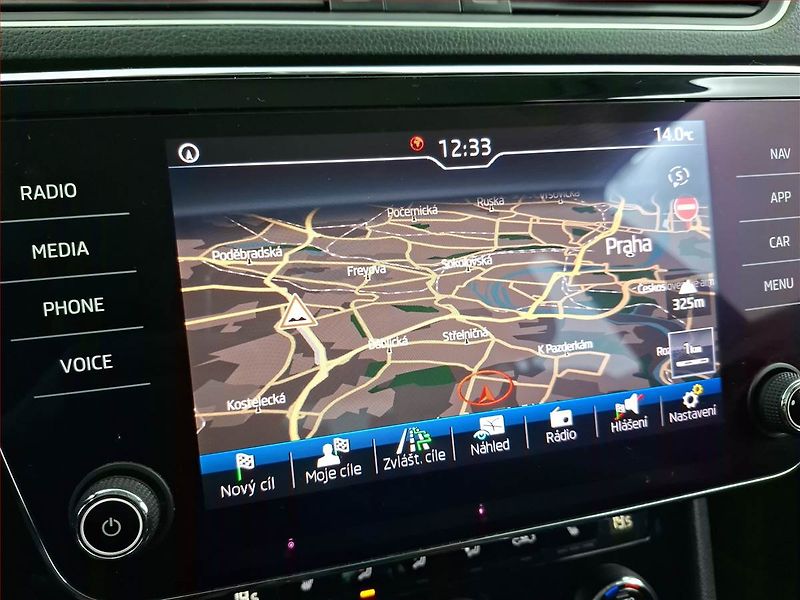 Škoda Superb (2019) 2.0 TDI, Navi, Bi-Xenony - fotka 13 z 21