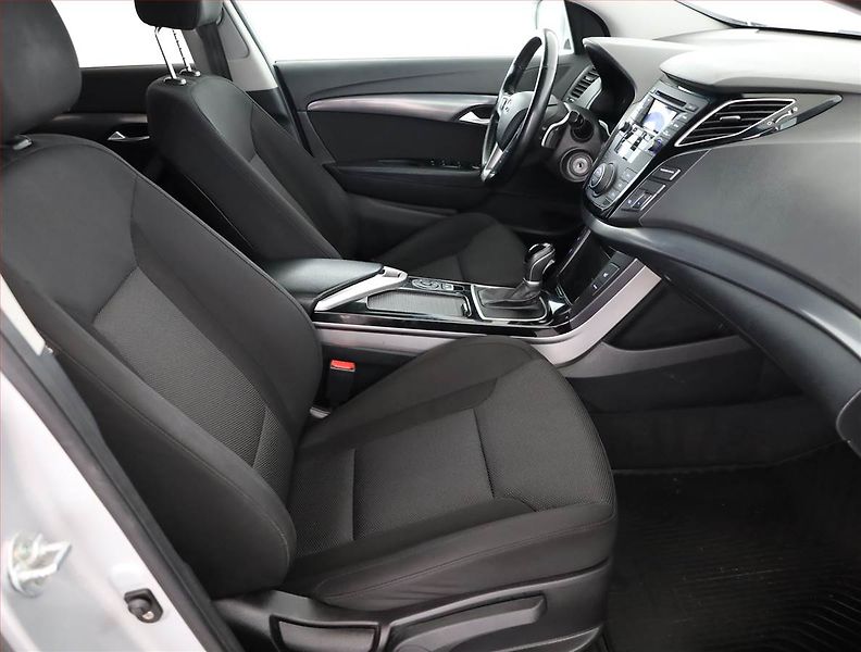 Hyundai i40 (2014) 1.7 CRDi, Automat, Serv.kniha - fotka 7 z 14