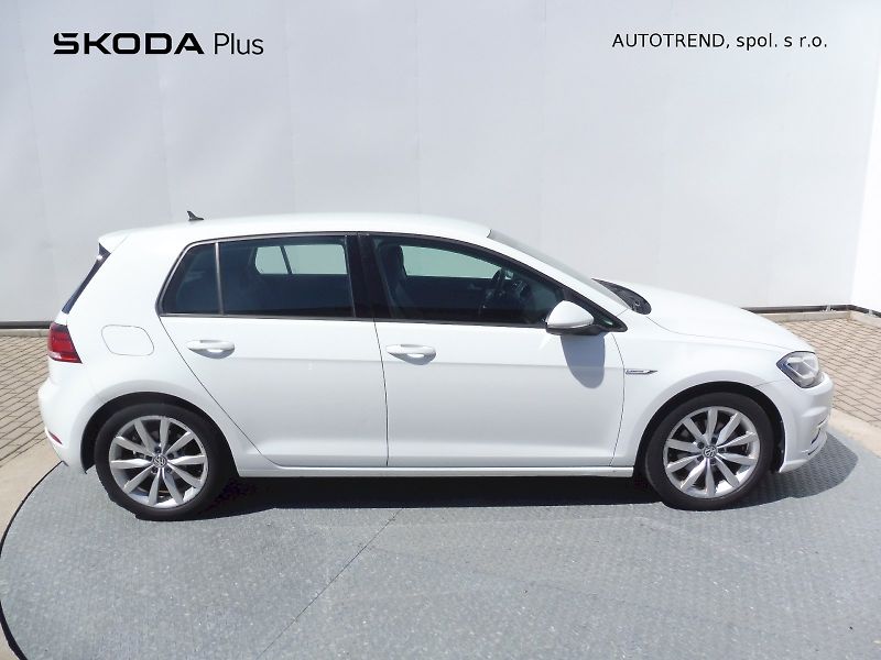 Volkswagen Golf (2019) Maraton Edition 1,5 TSI 96kW - fotka 24 z 25