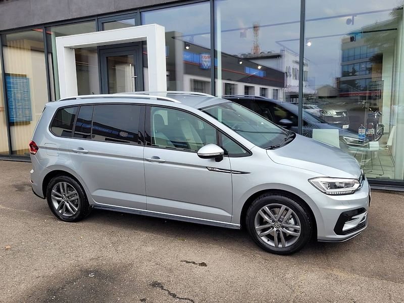 Volkswagen Touran 1.5 TSI DSG R-Line 7míst TAŽNÉ - fotka 4 z 50