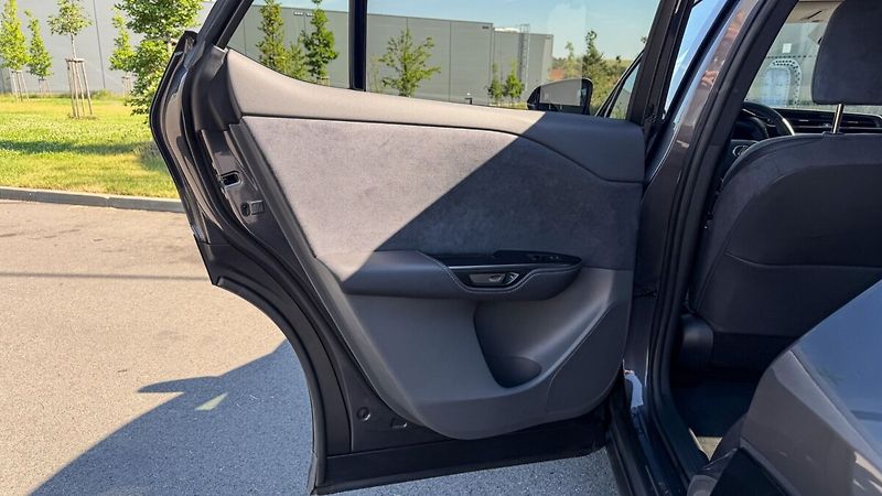 Lexus RZ 450e 450e LUXURY DIRECT4 - fotka 17 z 26