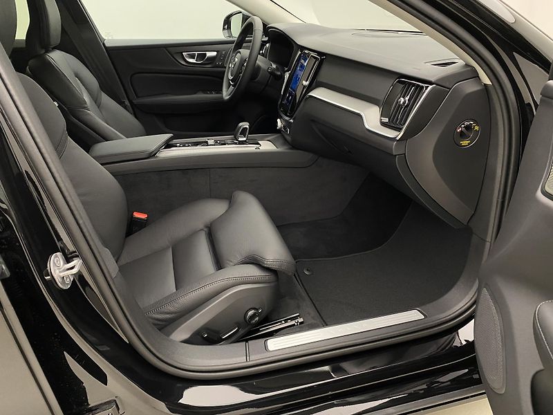 Volvo V60 (2026) B4 AUT BRIGHT PLUS - fotka 22 z 61