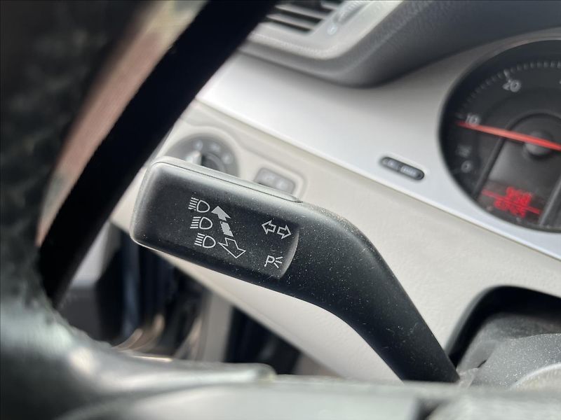 Volkswagen Passat 1,9 TDi KLIMA ROZVODY - fotka 22 z 32