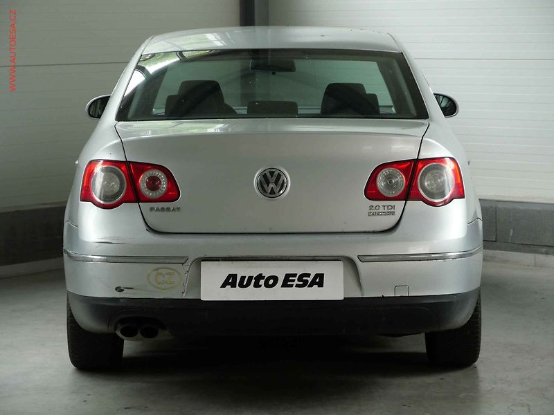 Volkswagen Passat (2008) 2.0TDi, ČR, AC, tempo - fotka 5 z 18
