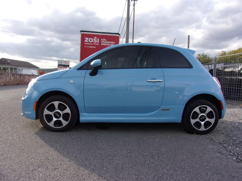 Fiat 500e (2017) 24kWh ATRAKTIVNÍ BARVA+VÝBAVA  - fotka 8 z 20