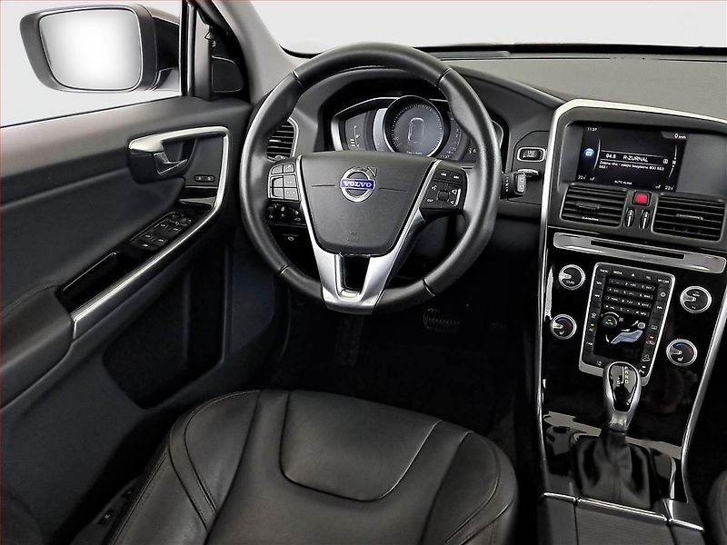 Volvo XC60 (2017) D4, 4X4, Automat, Serv.kniha - fotka 7 z 19