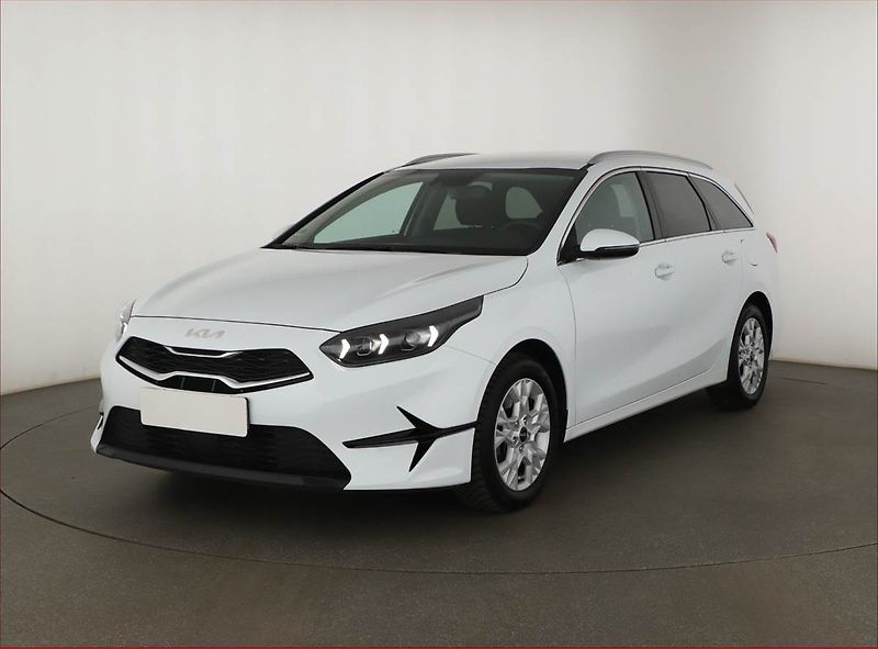 Kia Ceed (2024) Top 1.5 T-GDI - fotka 2 z 16