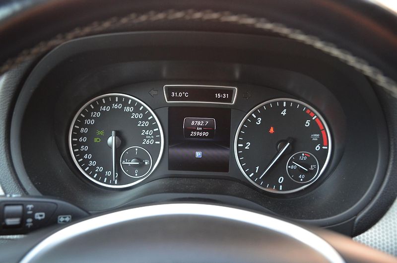 Mercedes-Benz Třídy B (2013) B 200 CDi 100kW / Bi-XENON /ČR - fotka 24 z 31