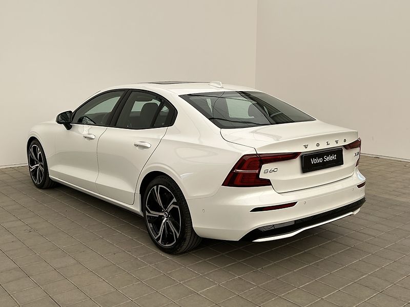 Volvo S60 2.0 B5 4x4 ULTIMATE - fotka 4 z 29