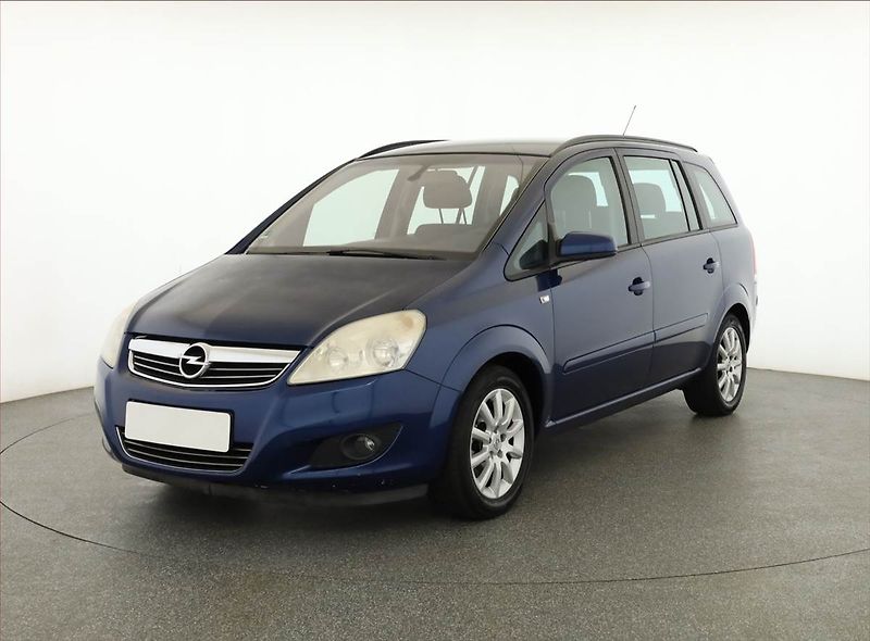 Opel Zafira (2008) 1.8, 7 míst, po STK, Tažné - fotka 2 z 18
