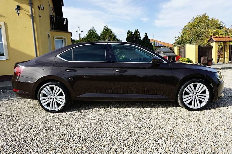 Škoda Superb (2016) STYLE PLUS 2,0 TDI 110 kW - fotka 3 z 53