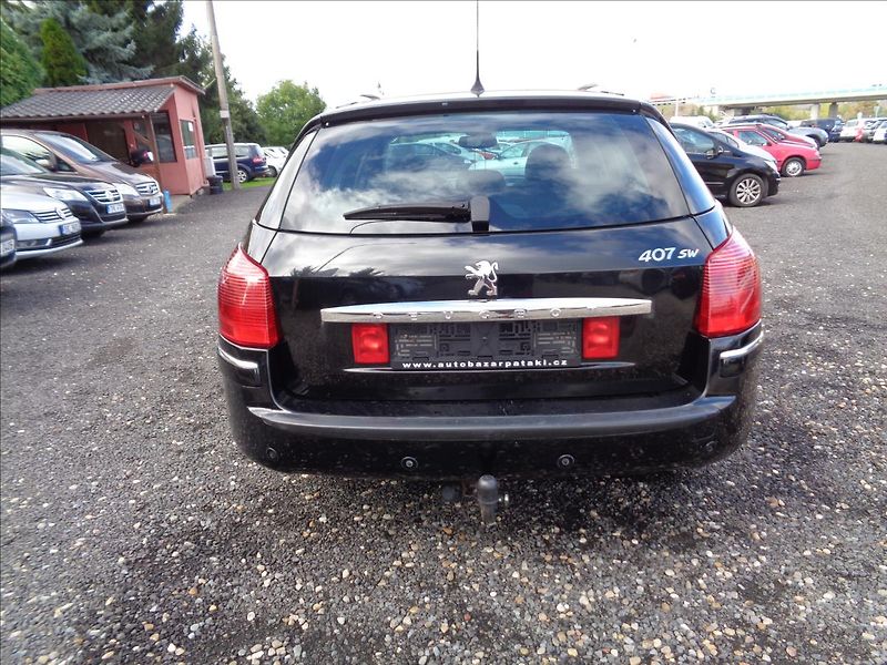 Peugeot 407 2,0 - fotka 5 z 17
